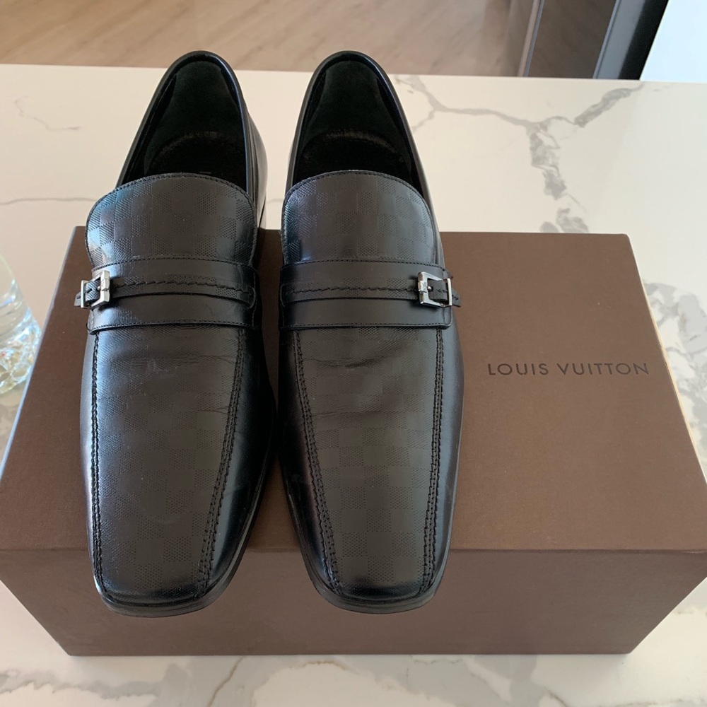 Leather Louis Vuittan shoes